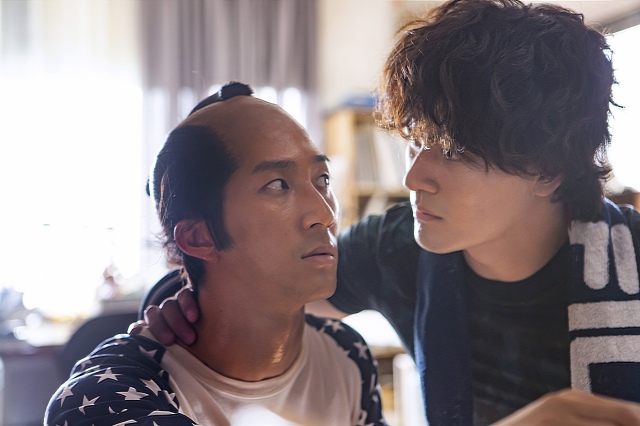 武士スタント逢坂くん 濱田崇裕 森本慎太郎の 先輩 後輩 逆転がみどころに プロデューサーコメント付きあらすじ 秋田魁新報電子版