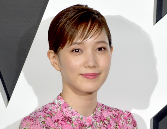 本田翼 オン眉 ヘア公開 バブみがお強い 可愛さが強烈すぎっ Oricon News 沖縄タイムス プラス