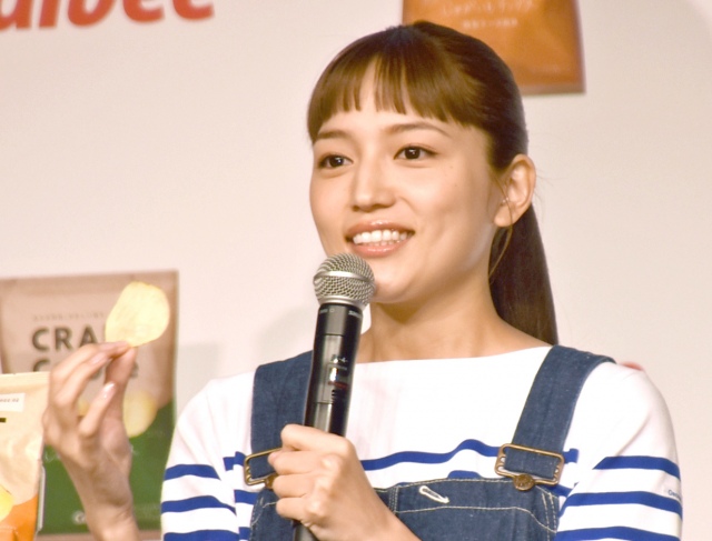 川口春奈 ポテトチップス新商品の試食おあずけ ものすごく大好き アピールも無念の表情 オリコンニュース 岩手日報 Iwate Nippo