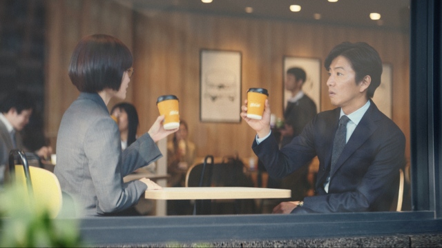 日本マクドナルド「ラッキーイエローウィーク」の新CMに出演する（左から）前田敦子、木村拓哉の画像