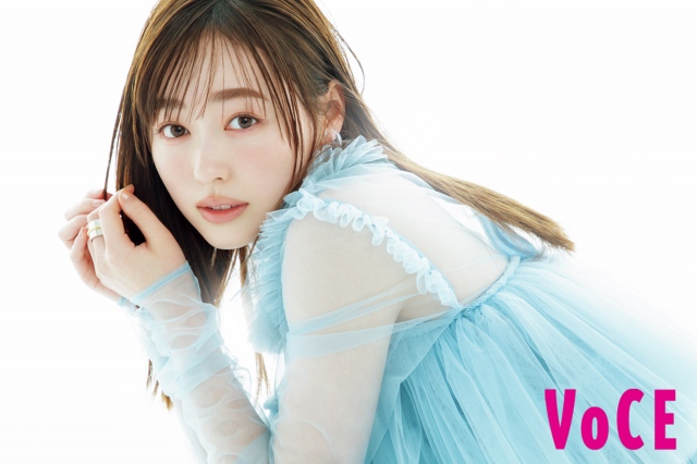 『VOCE』4月号に登場する福原遥