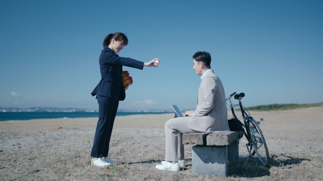 斎藤佑樹氏 綾瀬はるかから心温まるエール うまくいきますよ ユニクロ新cmで 新しいユニフォーム 姿 Oricon News 沖縄タイムス プラス 斎藤佑樹氏 綾瀬はるかから心温まるエール うまくいきますよ ユニクロ新cmで 新しいユニフォーム 姿 Oricon News 沖縄タイムス プラス