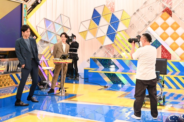 26日放送の『ひと目でわかる!!』に出演する松坂桃李と亀梨和也（KAT-TUN） （C）日本テレビの画像