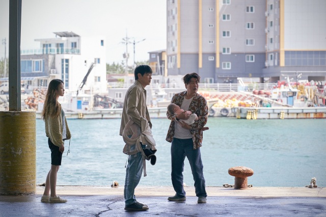 是枝裕和監督の韓国映画『ベイビー・ブローカー』6月24日公開（配給：ギャガ）（C）2022 ZIP CINEMA & CJ ENM Co., Ltd., ALL RIGHTS RESERVEDの画像