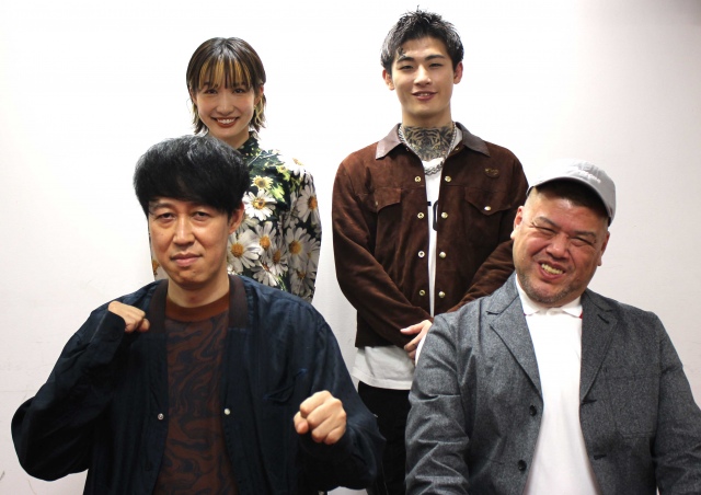 ABEMA『BAZOOKA!!!』レギュラー（前列左から）小籔千豊、くっきー！（後列左から）中嶋イッキュウ、平本蓮 （C）ORICON NewS inc.の画像