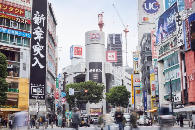 渋谷をジャックしているBMSG「新章突入」ポスターでファンが考察合戦の画像