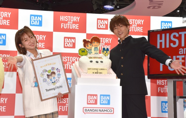 『東京おもちゃショー2022』オープニングセレモニーに参加した（左から）辻希美、杉浦太陽 （C）ORICON NewS inc.の画像