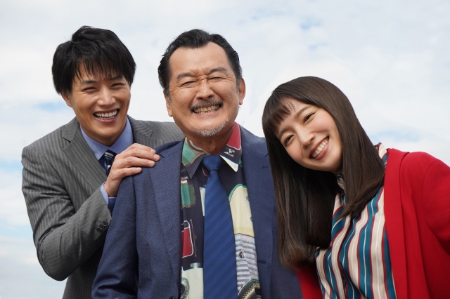 ドラマスペシャル『監察の一条さん』に出演する（左から）鈴木伸之、吉田鋼太郎、吉岡里帆（C）テレビ朝日の画像
