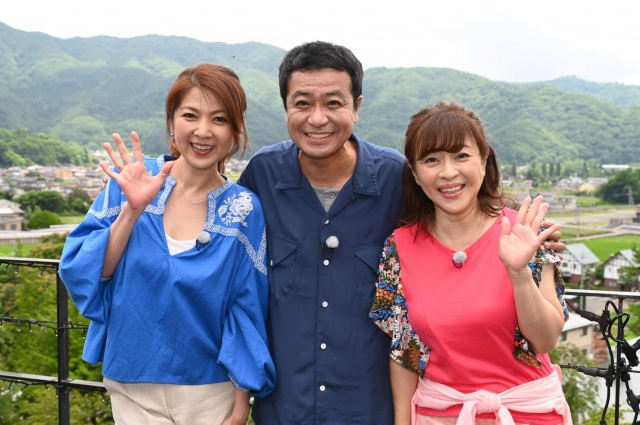 8月3日放送の『DAISUKI！2022夏』に出演する（左から）飯島直子、中山秀征、松本明子（C）BS日テレの画像