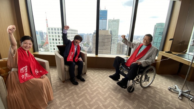 『ライブ・エール2022～明日への一歩～』に出演する（左から）桑子真帆アナウンサー、内村光良、アントニオ猪木（C）NHKの画像