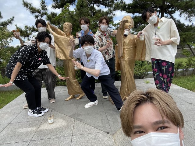 Kis My Ft2 キスブサ 5週連続 抜き打ち旅 10年経て カッコいい 進化を見せられるか Oricon News 沖縄タイムス プラス