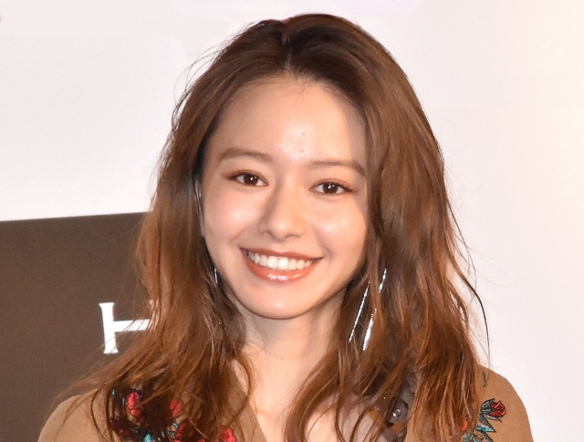 山本舞香 ワンオクとの出会いは渋谷 なんだこのドラムの音は 前世は宇宙人 オリコンニュース 岩手日報 Iwate Nippo