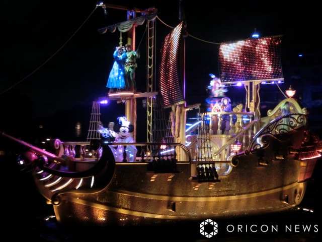 ディズニー“95億円”の圧巻ショー『ビリーヴ！～シー・オブ・ドリームス～』初お披露目