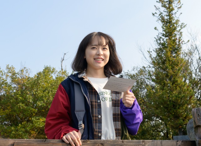 AKB48・倉野尾成美が白血病を克服した少女を演じる映画『いちばん逢いたいひと』 （2月17日より福山駅前シネマモードにて先行公開、2月24日より全国順次公開） （C）TT Globalの画像