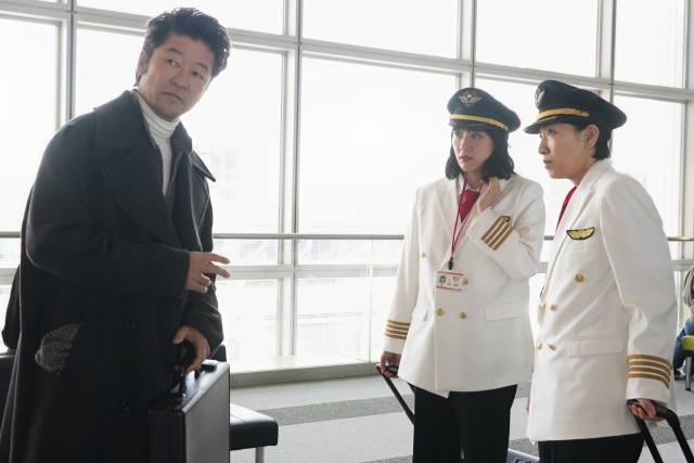 『ブラッシュアップライフ』に出演する（左から）浅野忠信、水川あさみ、安藤サクラ （C）日本テレビの画像