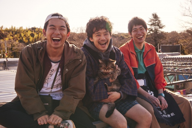 （左から）仲野太賀、池松壮亮、渡辺大知＝ドラマ『季節のない街』ディズニープラス「スター」で8月9日より全10話一挙独占配信の画像