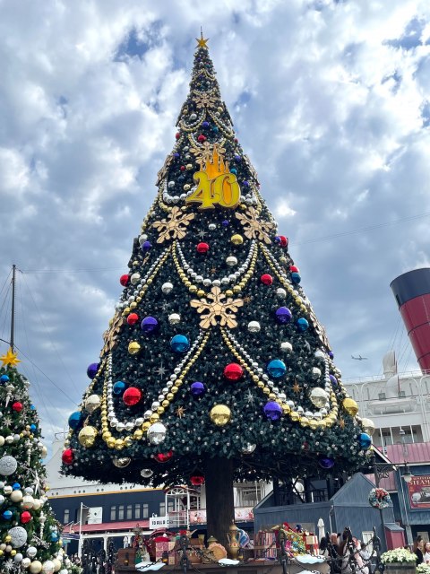 TDS、巨大クリスマスツリー“4年ぶり復活” ダッフィー＆フレンズの