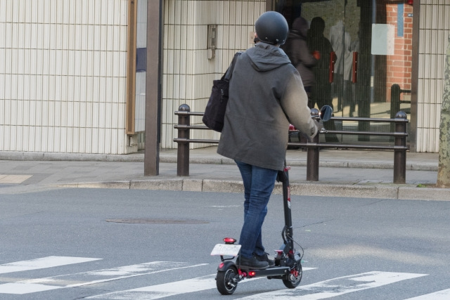 危ないものをなぜ売る！」苦情相次ぐ電動キックボード、未来はどうなる？販売店に聞く | 千葉日報オンライン