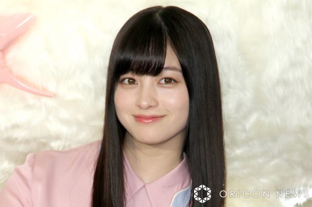 橋本環奈、“超ミニ”生脚ショット公開「美の極致!!!!!!!!!!!!」「可愛い通り越して美しい」 | オリコンニュース | 岩手日報 IWATE  NIPPO