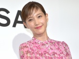 本田翼“エモい横顔”ショット公開「美しすぎる」「全て完璧ですね」