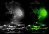 傑作スリラー『ライトハウス』7月9日公開。左が通常の状態、右が暗闇で見ると、光るチラシ。見つけたら超ラッキー! (C)2019 A24 Films LLC. All Rights Reserved.
