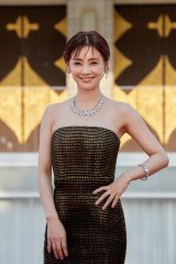倉科カナ カルティエのハイジュエリー着用し笑顔 今年は 歌とダンスを強化 秋田魁新報電子版