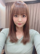 「髪を切りました」新ヘアスタイルを披露する中川翔子（写真はツイッターより）