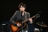 デビュー10周年記念ライブを行った崎山つばさ