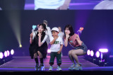 「セトラスホールディングス presents TGC 香川 2025」に出演したFRUITS ZIPPER （C）セトラスホールディングス presents TGC 香川 2025