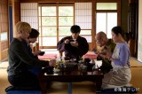 『ミッドナイト屋台～ラ・ボンノォ～』に出演する神山智洋、中村海人、大西利空、竹中直人、石田ひかり （C）東海テレビ