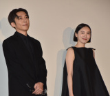 映画『岸辺露伴は動かない 懺悔室』公開記念舞台あいさつに参加した（左から）高橋一生、飯豊まりえ （C）ORICON NewS inc.