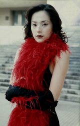 『仮面ライダークウガ』バラのタトゥの女人間体（七森美江）（C）石森プロ・東映