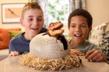 うまれて！ウーモ、アニア、プラレールから映画『ジュラシック・ワールド／復活の大地』関連玩具が登場